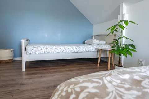 Chambre 2, petit lit