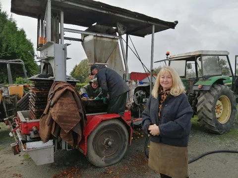 Fabrication du cidre avec Catherine