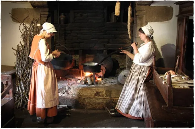 Une cheminée traditionnelle à Poul Fetan