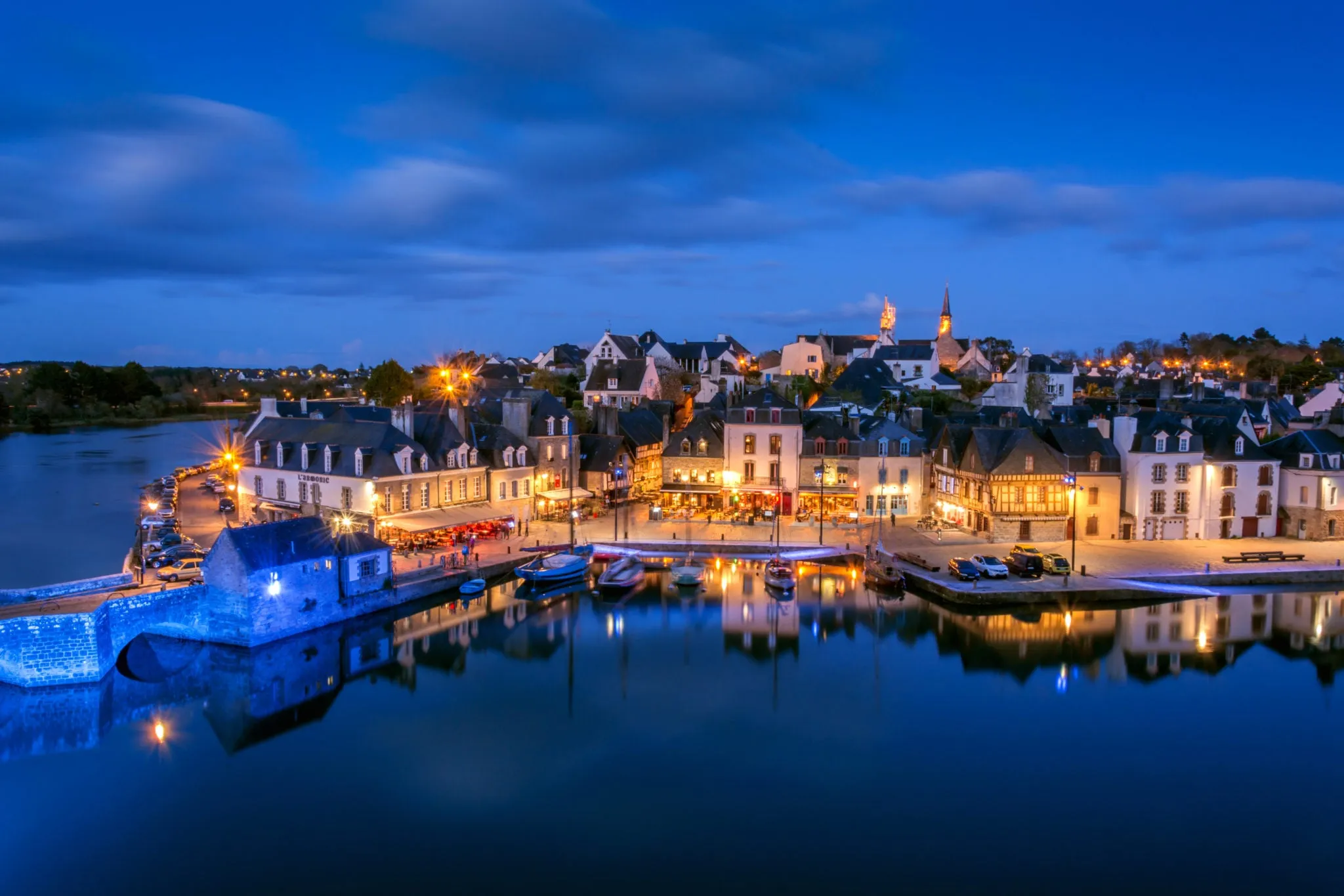 Le port de Saint-Goustan de nuit